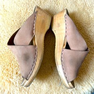No 6 Clog beige Sandals